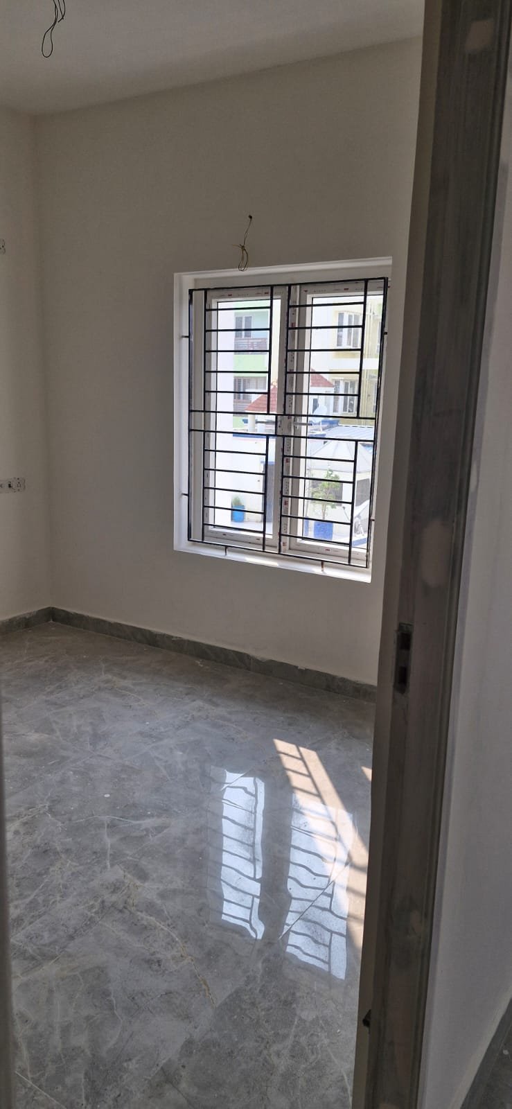 METRO MANOR — image 3